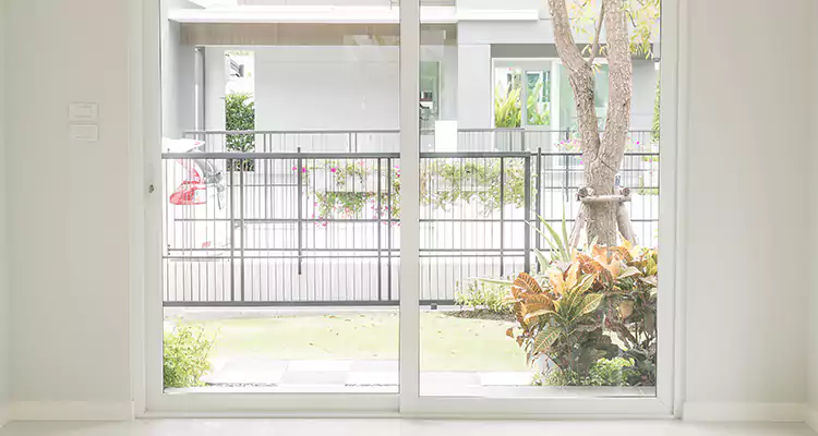 Balcony Screen Door Repair in Fort Walton Beach, FL