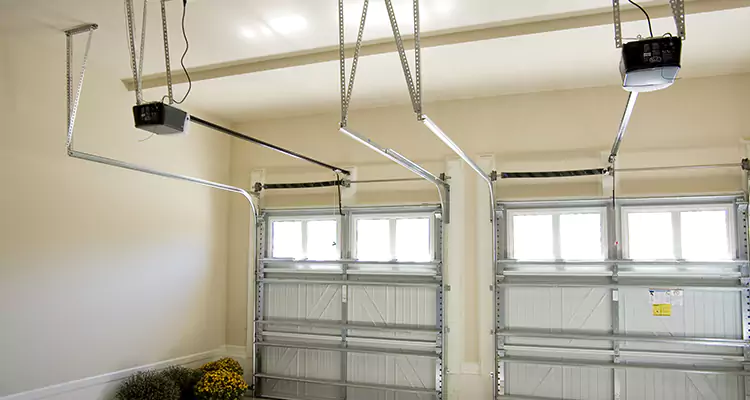 Residential Emergency Garage Door Repair in Fort Walton Beach, FL