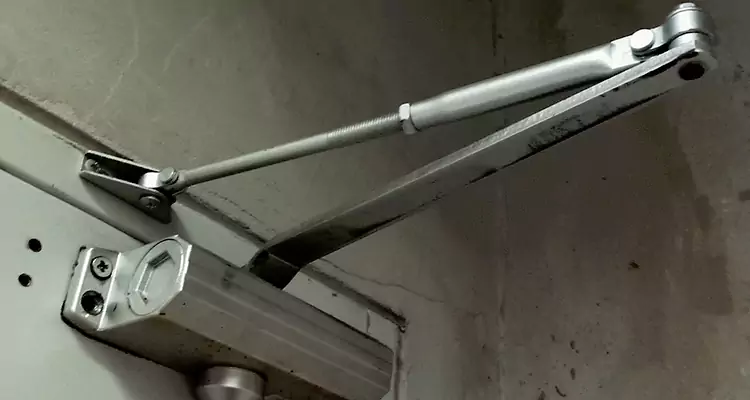 Door Closer Parallel Arm Installation in Fort Walton Beach, FL